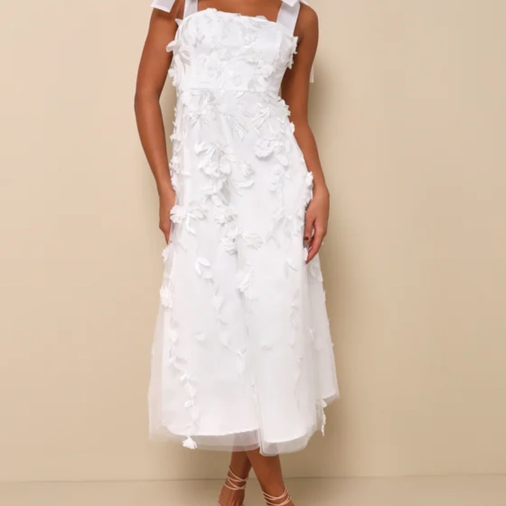 Effortlessly Sweet White Tulle 3D Floral Tie-Strap
Midi Dress- medium